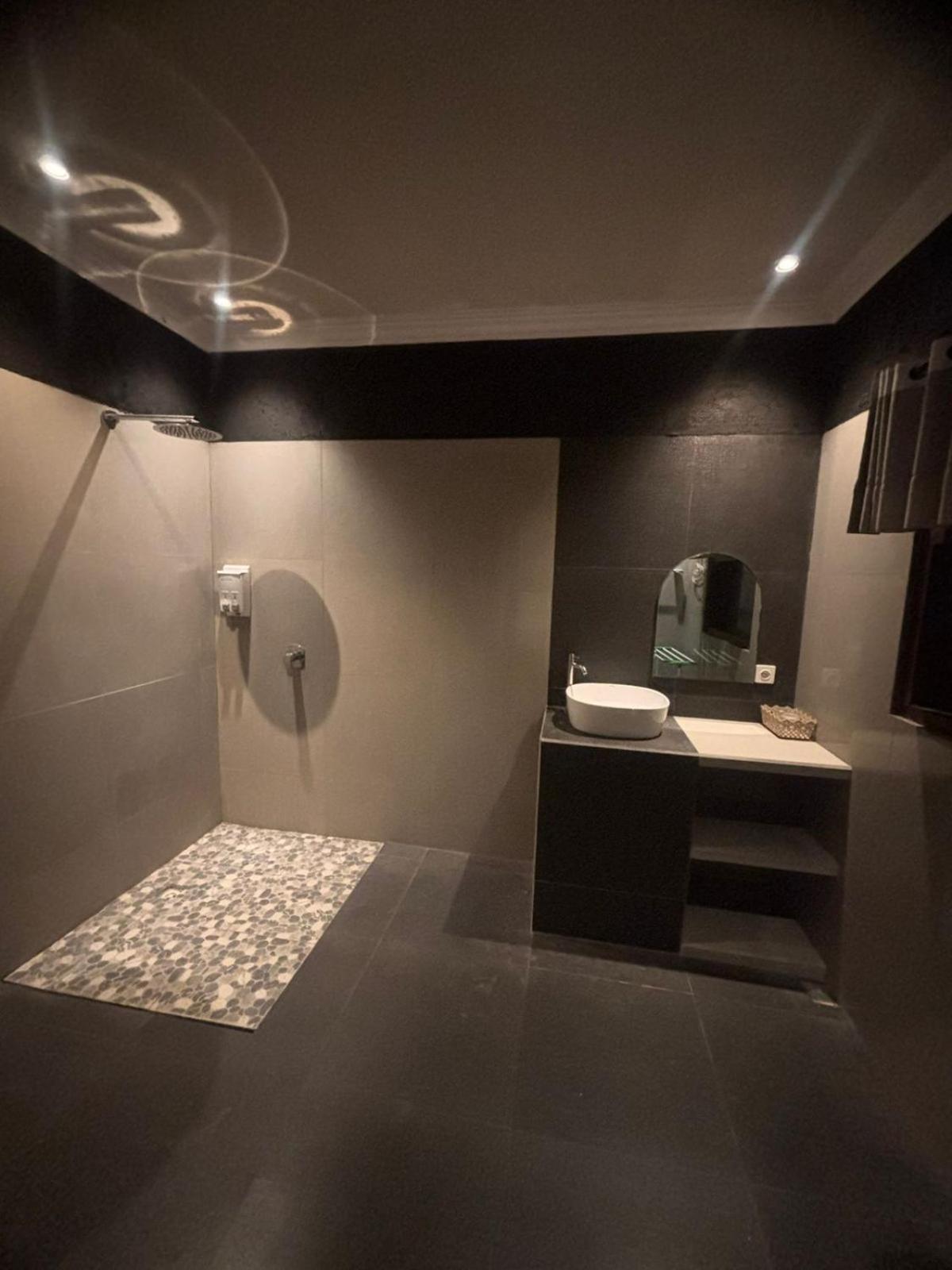 Appartement Qwank Kuta  Extérieur photo